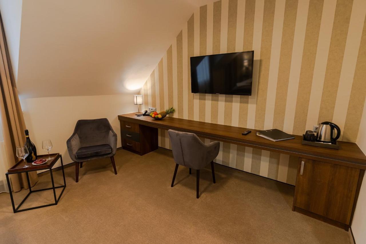 Hotel Demaenova **** ลิฟตอฟสกีมิคูลาช ภายนอก รูปภาพ