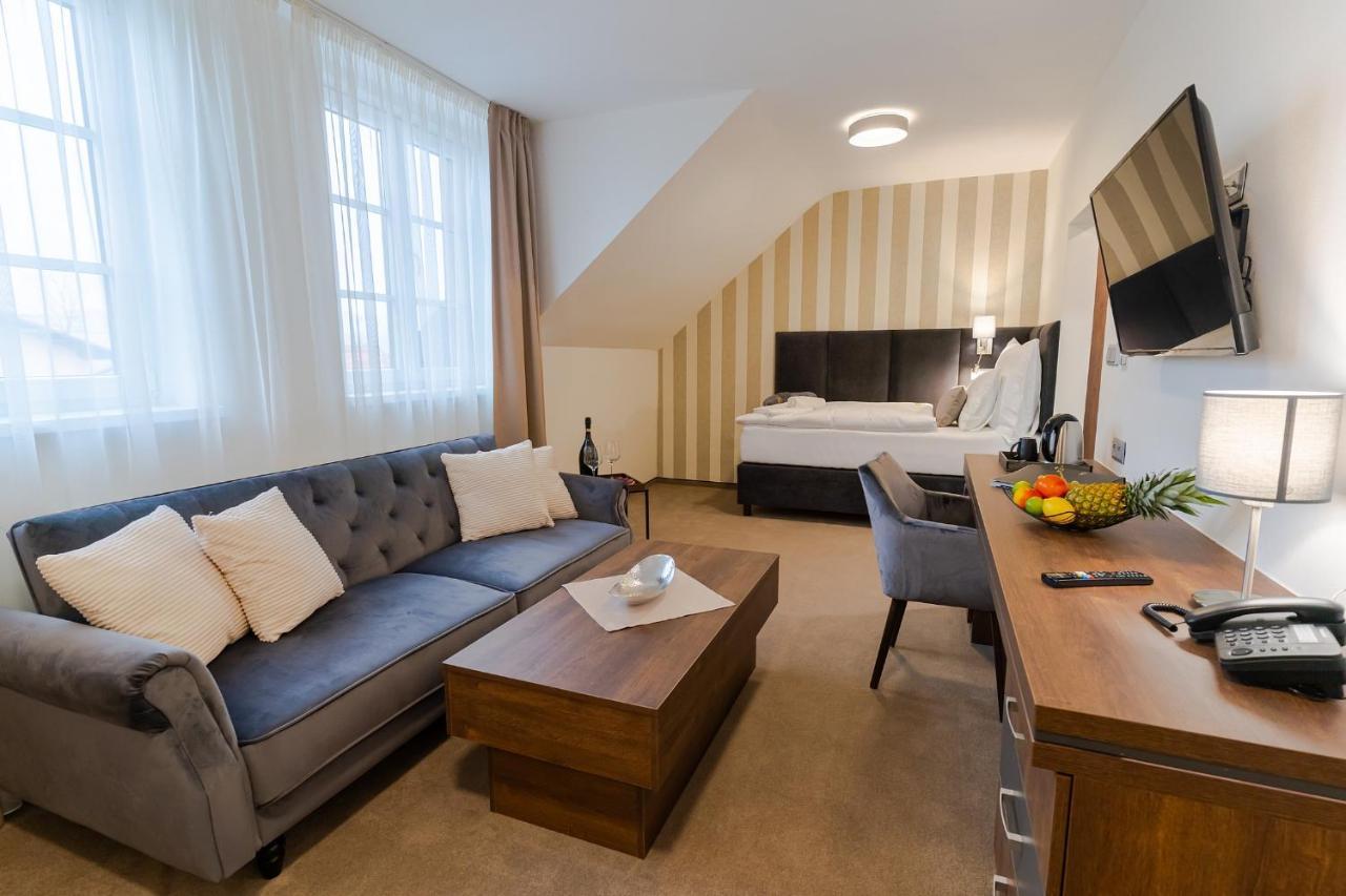 Hotel Demaenova **** ลิฟตอฟสกีมิคูลาช ภายนอก รูปภาพ