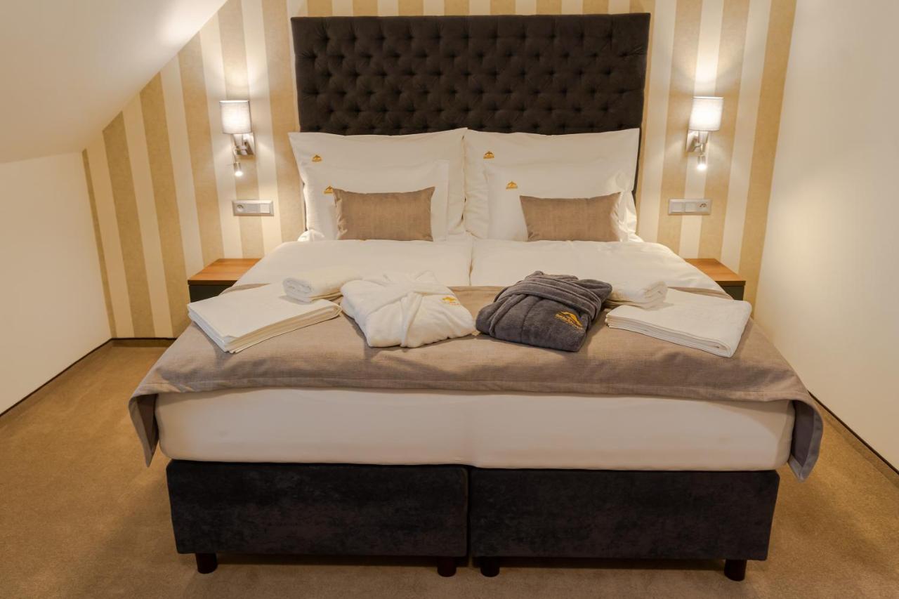 Hotel Demaenova **** ลิฟตอฟสกีมิคูลาช ภายนอก รูปภาพ