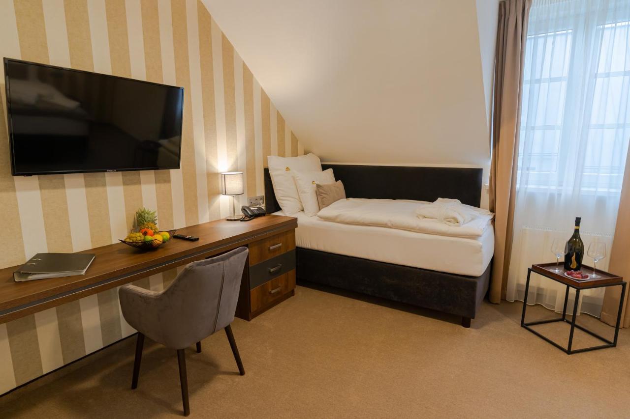 Hotel Demaenova **** ลิฟตอฟสกีมิคูลาช ภายนอก รูปภาพ